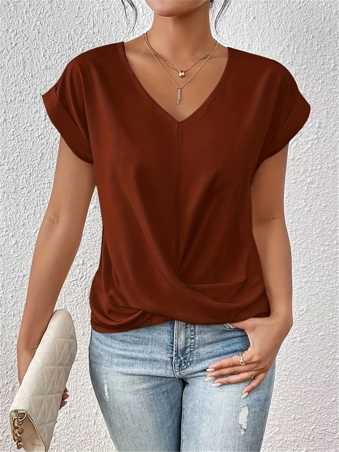 Ella - Effortlessly Chic Sweetheart Neckline Tee