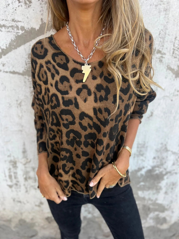 Savanna - Round Neck Leopard Print Blouse
