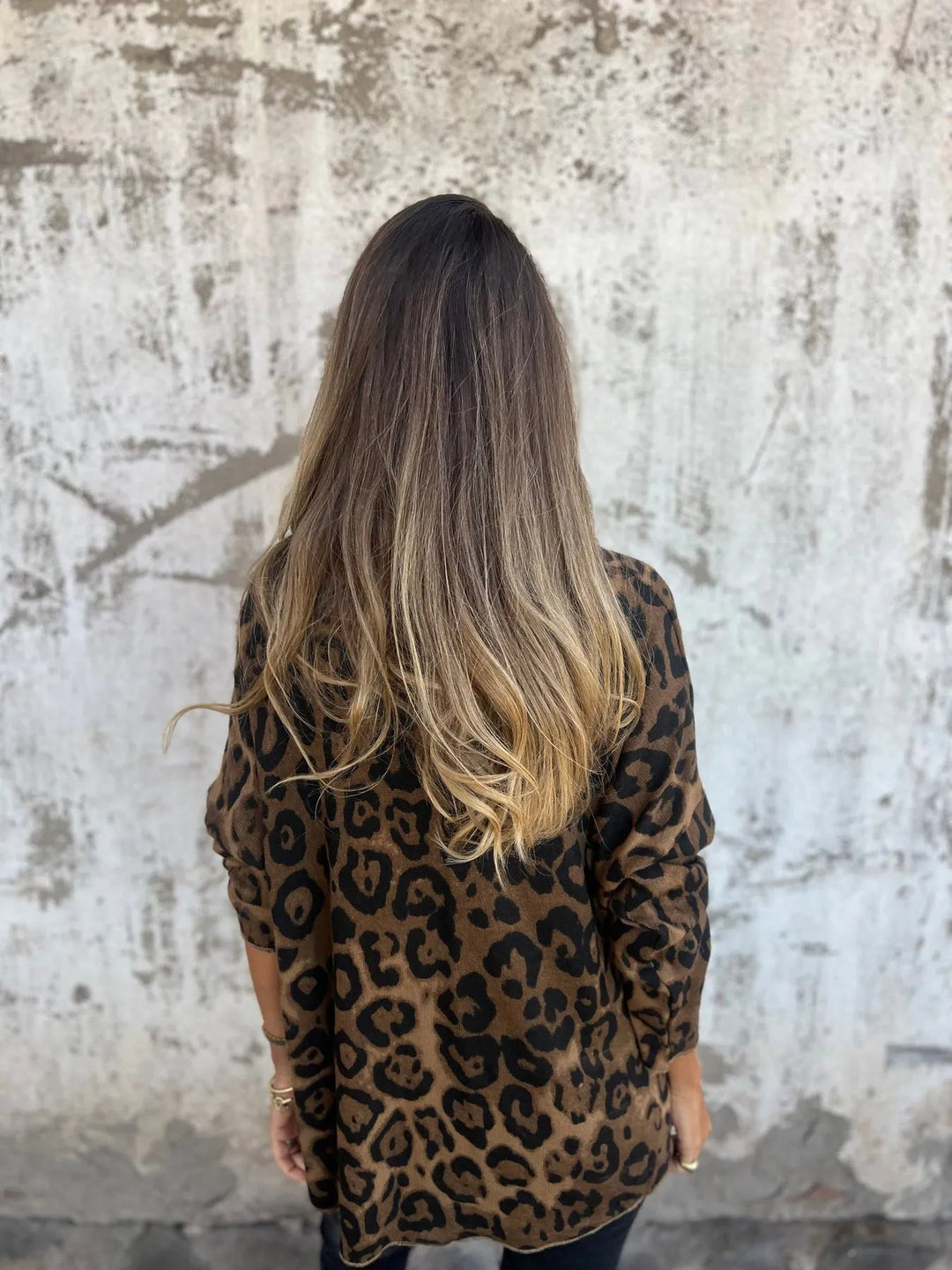 Savanna - Round Neck Leopard Print Blouse