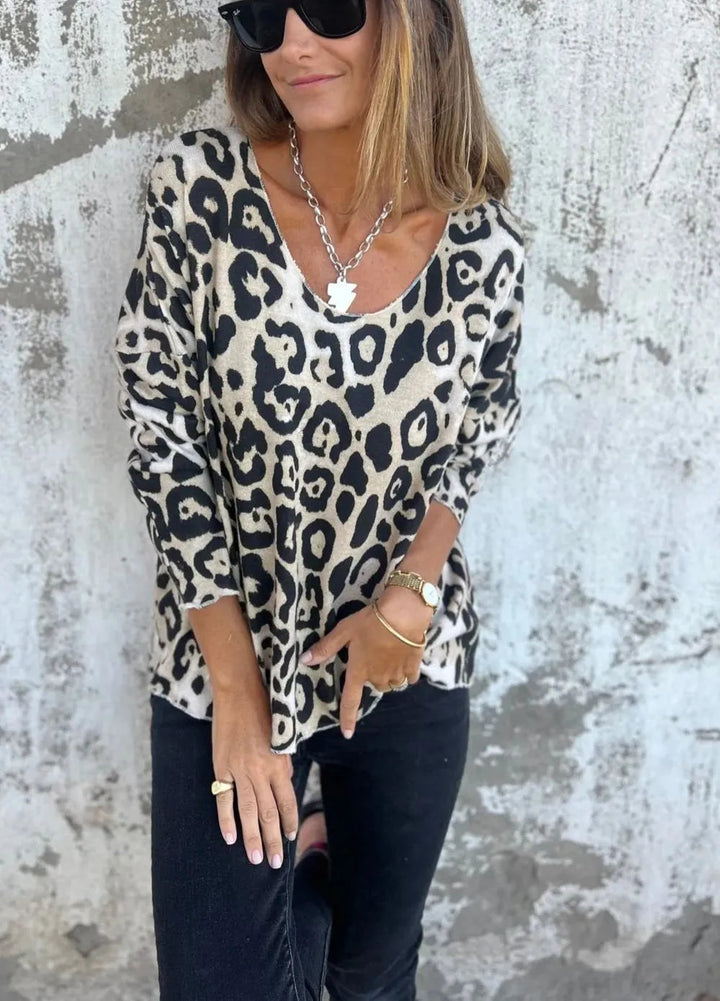 Savanna - Round Neck Leopard Print Blouse